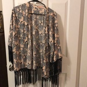 Trendy floral hip-length kimono